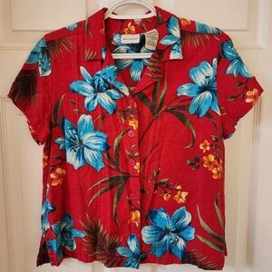 White Stag Women’s Hawaiian Shirt Size Small Red Floral Rayon